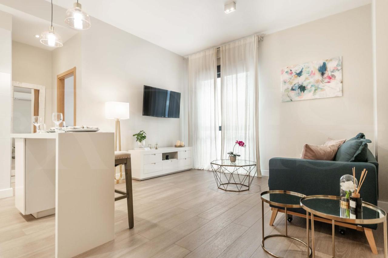 Cozy Apartment With Parking In The Center By Rems 말라가 외부 사진