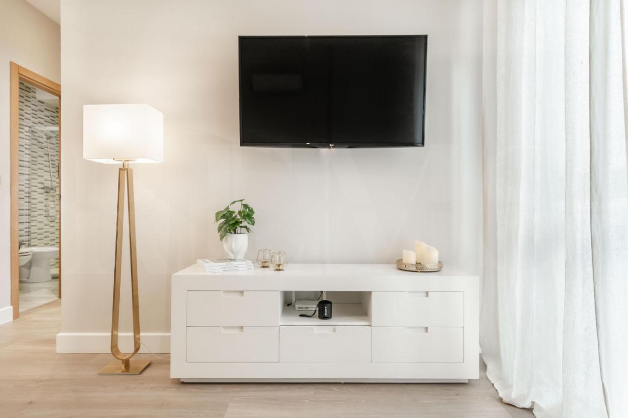 Cozy Apartment With Parking In The Center By Rems 말라가 외부 사진